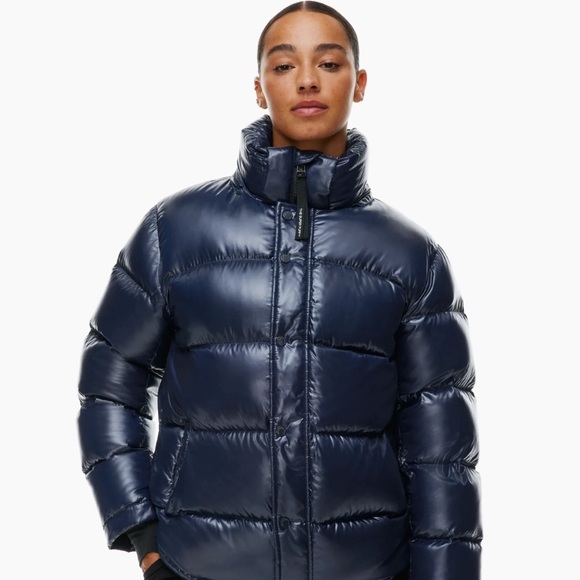 Aritzia Super Puff Jacket. Color Navy. Size medium - Picture 1 of 5